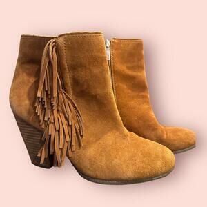 Vince Camuto heels 8.5